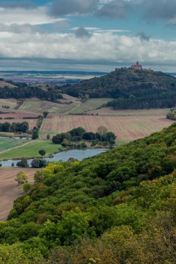 Thüringen Havzası 'nda Üç Eşitlik etrafında yürüyüş - Drei Gleichen / Almanya