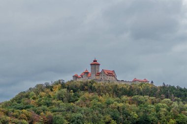 Thüringen Havzası 'nda Üç Eşitlik etrafında yürüyüş - Drei Gleichen / Almanya