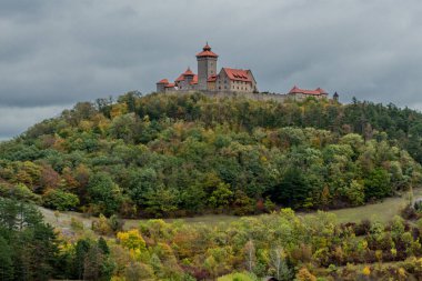 Thüringen Havzası 'nda Üç Eşitlik etrafında yürüyüş - Drei Gleichen / Almanya