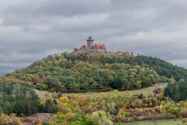 Thüringen Havzası 'nda Üç Eşitlik etrafında yürüyüş - Drei Gleichen / Almanya