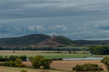 Thüringen Havzası 'nda Üç Eşitlik etrafında yürüyüş - Drei Gleichen / Almanya