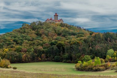 Thüringen Havzası 'nda Üç Eşitlik etrafında yürüyüş - Drei Gleichen / Almanya