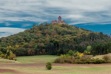 Thüringen Havzası 'nda Üç Eşitlik etrafında yürüyüş - Drei Gleichen / Almanya