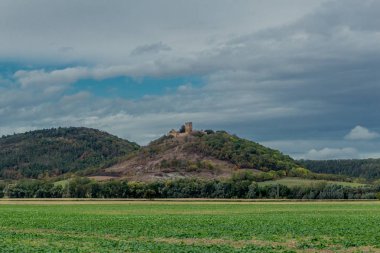 Thüringen Havzası 'nda Üç Eşitlik etrafında yürüyüş - Drei Gleichen / Almanya