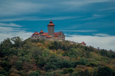 Thüringen Havzası 'nda Üç Eşitlik etrafında yürüyüş - Drei Gleichen / Almanya