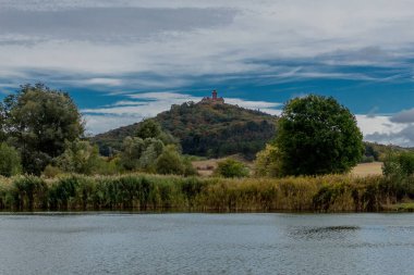 Thüringen Havzası 'nda Üç Eşitlik etrafında yürüyüş - Drei Gleichen / Almanya