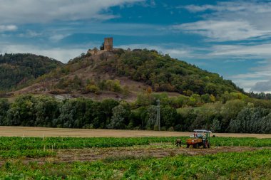 Thüringen Havzası 'nda Üç Eşitlik etrafında yürüyüş - Drei Gleichen / Almanya