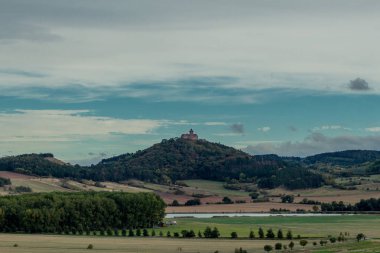 Thüringen Havzası 'nda Üç Eşitlik etrafında yürüyüş - Drei Gleichen / Almanya
