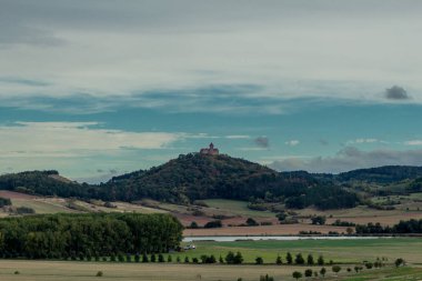 Thüringen Havzası 'nda Üç Eşitlik etrafında yürüyüş - Drei Gleichen / Almanya