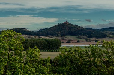 Thüringen Havzası 'nda Üç Eşitlik etrafında yürüyüş - Drei Gleichen / Almanya