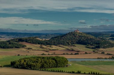 Thüringen Havzası 'nda Üç Eşitlik etrafında yürüyüş - Drei Gleichen / Almanya