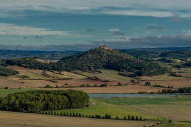 Thüringen Havzası 'nda Üç Eşitlik etrafında yürüyüş - Drei Gleichen / Almanya