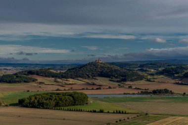 Thüringen Havzası 'nda Üç Eşitlik etrafında yürüyüş - Drei Gleichen / Almanya