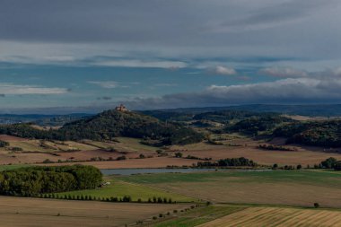 Thüringen Havzası 'nda Üç Eşitlik etrafında yürüyüş - Drei Gleichen / Almanya