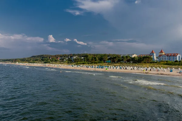 Passeggiata Sulla Spiaggia Sull Isola Del Mar Baltico Ruegen Ruegen — Foto Stock