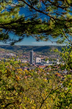 Jena / Thüringen / Almanya 'da Saale-Horizontale boyunca sonbahar yürüyüşü