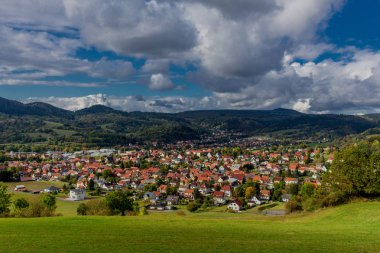 Thüringen Ormanı 'nın güneybatı yamacında sonbahar yürüyüşü - Floh-Seligenthal / Almanya