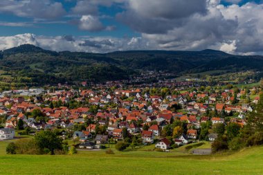 Thüringen Ormanı 'nın güneybatı yamacında sonbahar yürüyüşü - Floh-Seligenthal / Almanya