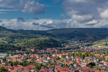 Thüringen Ormanı 'nın güneybatı yamacında sonbahar yürüyüşü - Floh-Seligenthal / Almanya