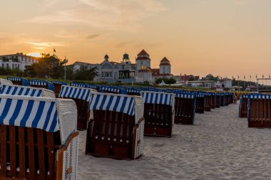 Rgen - Binz / Almanya 'daki Baltık Denizi kıyısı boyunca keşif turu