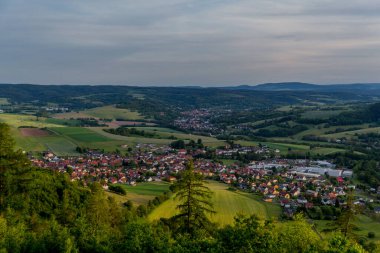 Thringer Wald / Thuringia / Almanya 'nın Thringer Ormanı' ndaki akşam atmosferinin tadını çıkarın.