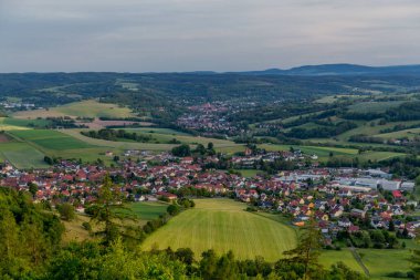Thringer Wald / Thuringia / Almanya 'nın Thringer Ormanı' ndaki akşam atmosferinin tadını çıkarın.