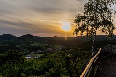 Thringer Wald / Thuringia / Almanya 'nın Thringer Ormanı' ndaki akşam atmosferinin tadını çıkarın.
