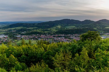 Thringer Wald / Thuringia / Almanya 'nın Thringer Ormanı' ndaki akşam atmosferinin tadını çıkarın.