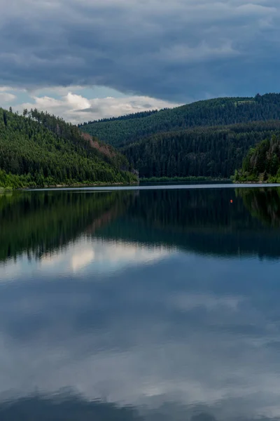 Caminata Alrededor Presa Agua Estrecha Bosque Turingia Cerca Tambach Dietharz — Foto de Stock