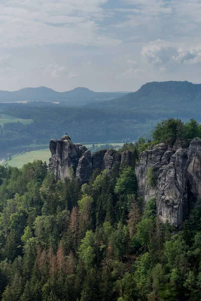 異なる場所でのサクソンスイスを巡る探検ツアー ザクセン州 ドイツ — ストック写真