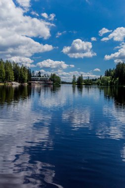 Güneşli bir yaz günü Fichtelgebirge - Bischofsgruen / Almanya