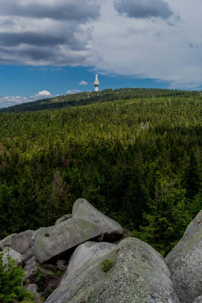 Slunečný Výlet Letní Den Přes Fichtelgebirge Bischofsgruen Německo — Stock fotografie