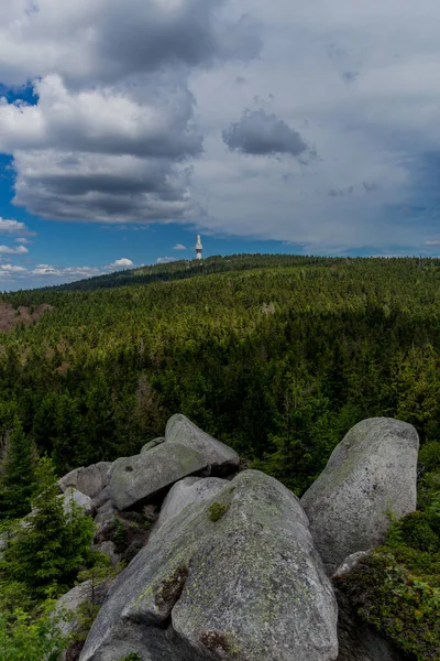 Slunečný Výlet Letní Den Přes Fichtelgebirge Bischofsgruen Německo — Stock fotografie