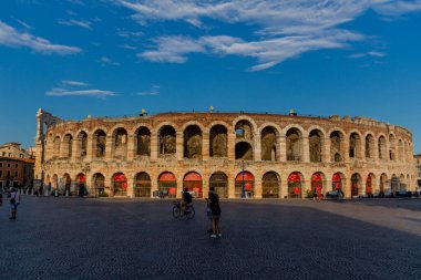 Verona 'da tatil ve İtalyan yazı hissi - İtalya / Venedik