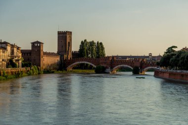 Verona 'da tatil ve İtalyan yazı hissi - İtalya / Venedik