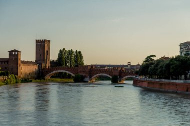 Verona 'da tatil ve İtalyan yazı hissi - İtalya / Venedik