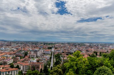 Bergamo 'da tatil ve İtalyan yazı hissi - İtalya / Lombardiya