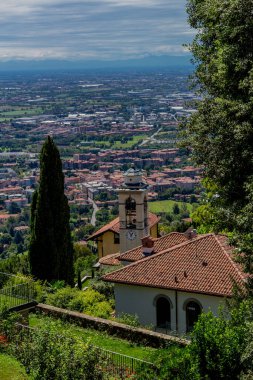 Bergamo 'da tatil ve İtalyan yazı hissi - İtalya / Lombardiya