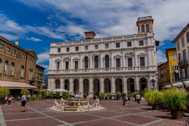 Bergamo 'da tatil ve İtalyan yazı hissi - İtalya / Lombardiya