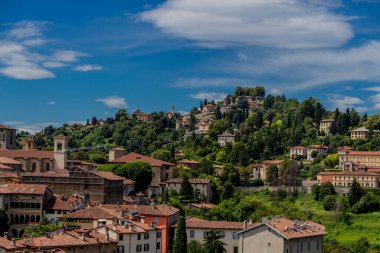 Bergamo 'da tatil ve İtalyan yazı hissi - İtalya / Lombardiya