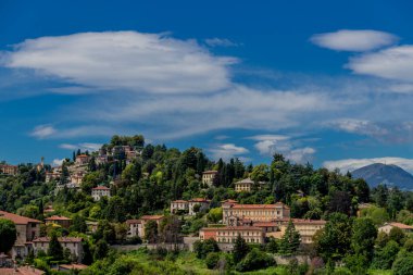 Bergamo 'da tatil ve İtalyan yazı hissi - İtalya / Lombardiya