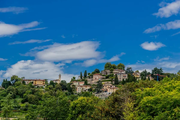 Bergamo 'da tatil ve İtalyan yazı hissi - İtalya / Lombardiya