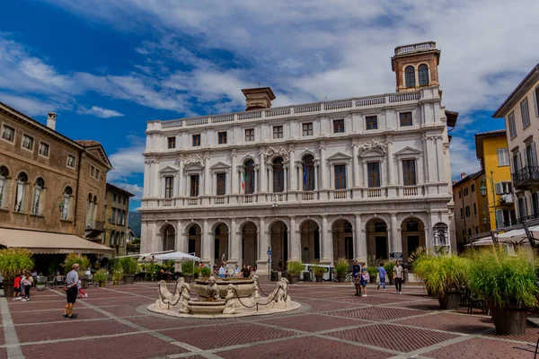 Bergamo 'da tatil ve İtalyan yazı hissi - İtalya / Lombardiya