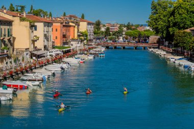 Tatil ve İtalyan yazı Garda Gölü - İtalya / Avrupa