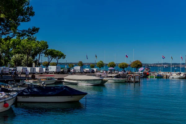 意大利 欧洲加尔达湖畔的假日和意大利夏日的感觉 — 图库照片
