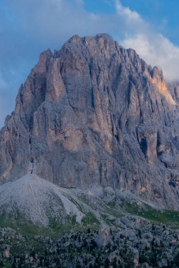 Güney Tyrol Alpleri 'nde yaz tatili ve yürüyüş hissi - Güney Tyrol / İtalya