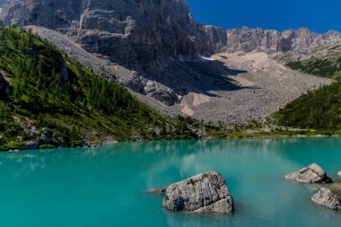 Güney Tyrol Alpleri 'nde yaz tatili ve yürüyüş hissi - Güney Tyrol / İtalya