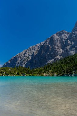 Güney Tyrol Alpleri 'nde yaz tatili ve yürüyüş hissi - Güney Tyrol / İtalya