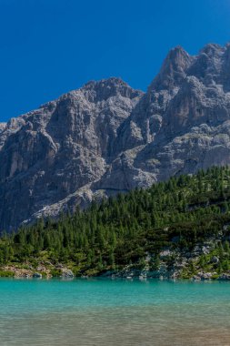 Güney Tyrol Alpleri 'nde yaz tatili ve yürüyüş hissi - Güney Tyrol / İtalya