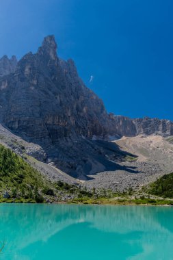 Güney Tyrol Alpleri 'nde yaz tatili ve yürüyüş hissi - Güney Tyrol / İtalya